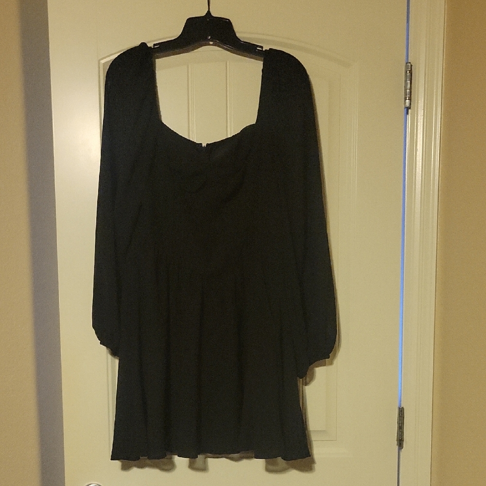 Black Dress Sweerheart Neckline Size Medium. Sleeves Are Sheer
